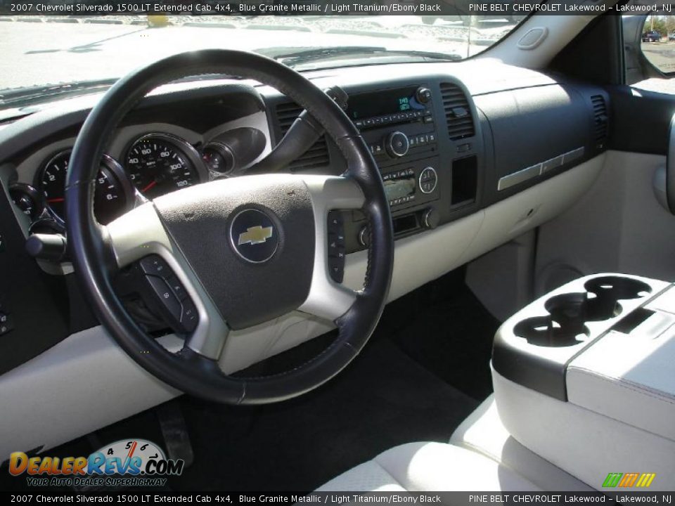 2007 Chevrolet Silverado 1500 LT Extended Cab 4x4 Blue Granite Metallic / Light Titanium/Ebony Black Photo #12