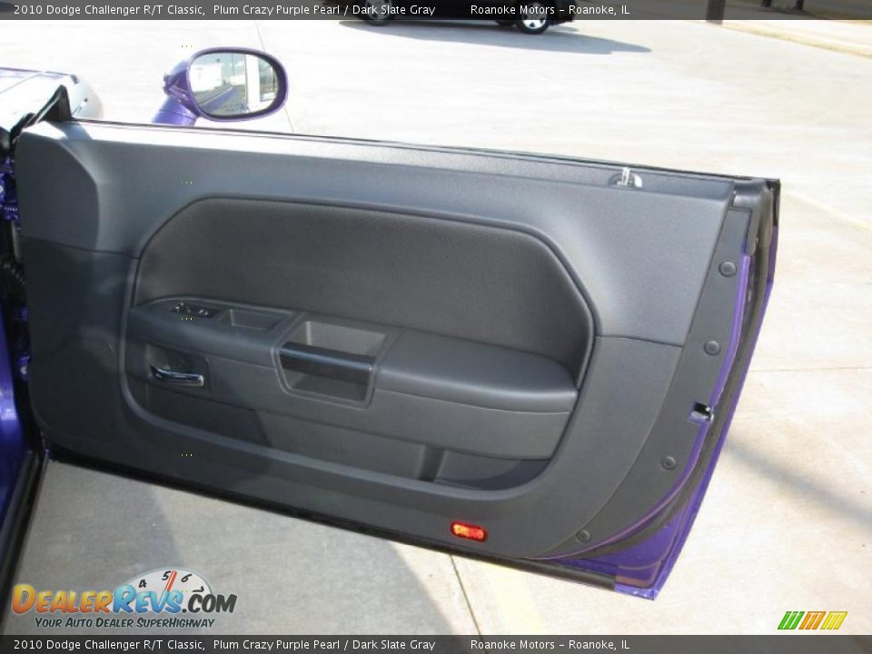 2010 Dodge Challenger R/T Classic Plum Crazy Purple Pearl / Dark Slate Gray Photo #23