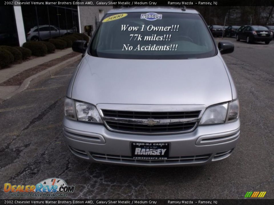 2002 Chevrolet Venture Warner Brothers Edition AWD Galaxy Silver Metallic / Medium Gray Photo #2