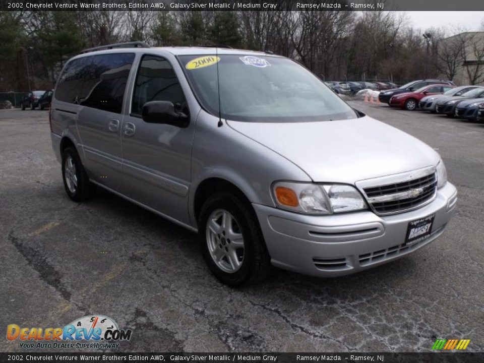 2002 Chevrolet Venture Warner Brothers Edition AWD Galaxy Silver Metallic / Medium Gray Photo #3