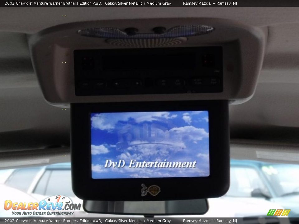 2002 Chevrolet Venture Warner Brothers Edition AWD Galaxy Silver Metallic / Medium Gray Photo #24