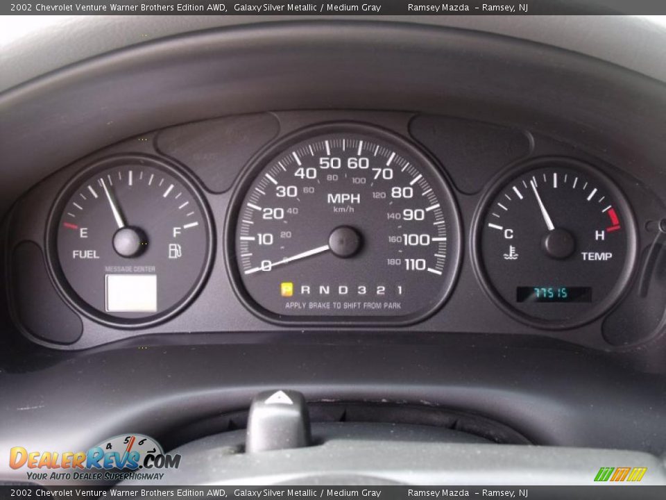 2002 Chevrolet Venture Warner Brothers Edition AWD Galaxy Silver Metallic / Medium Gray Photo #29
