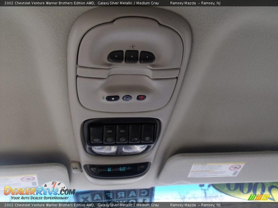 2002 Chevrolet Venture Warner Brothers Edition AWD Galaxy Silver Metallic / Medium Gray Photo #31