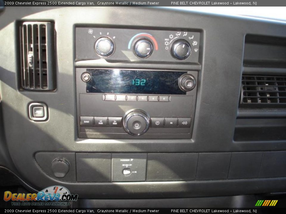 2009 Chevrolet Express 2500 Extended Cargo Van Graystone Metallic / Medium Pewter Photo #16