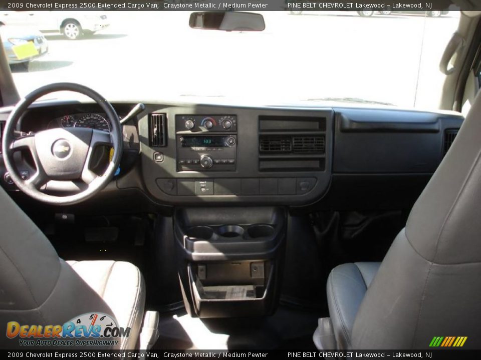 2009 Chevrolet Express 2500 Extended Cargo Van Graystone Metallic / Medium Pewter Photo #17