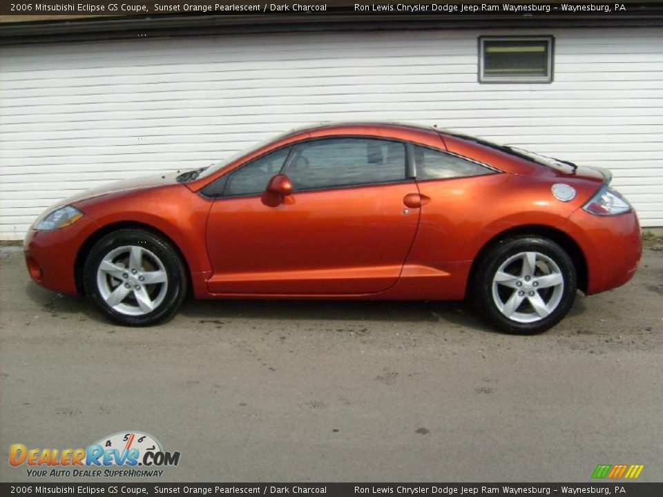 2006 Mitsubishi Eclipse GS Coupe Sunset Orange Pearlescent / Dark Charcoal Photo #2
