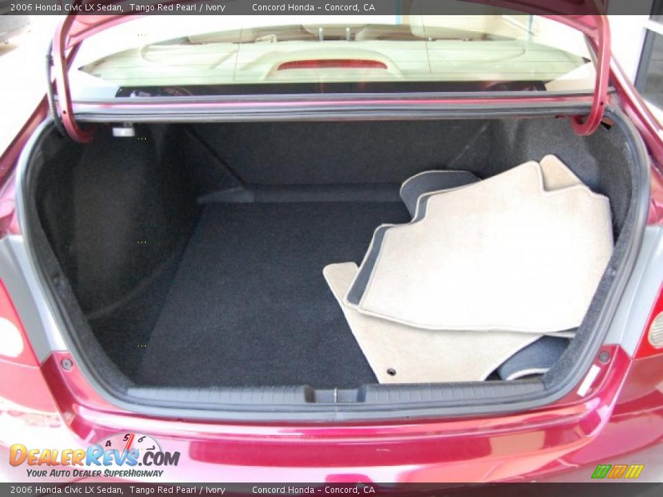 2006 Honda Civic LX Sedan Tango Red Pearl / Ivory Photo #10