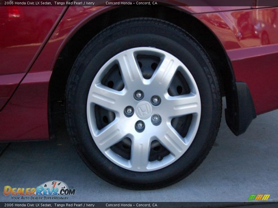 2006 Honda Civic LX Sedan Tango Red Pearl / Ivory Photo #30