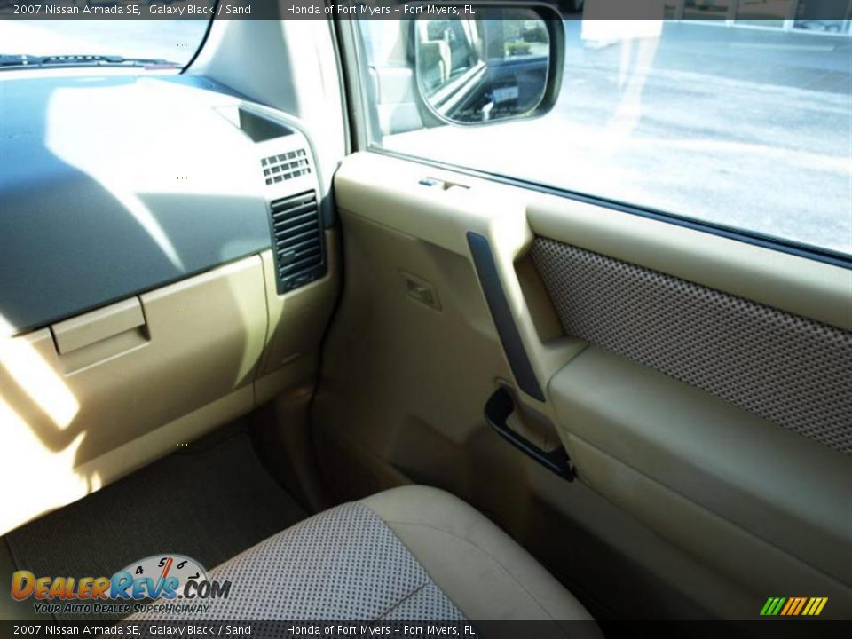 2007 Nissan Armada SE Galaxy Black / Sand Photo #12