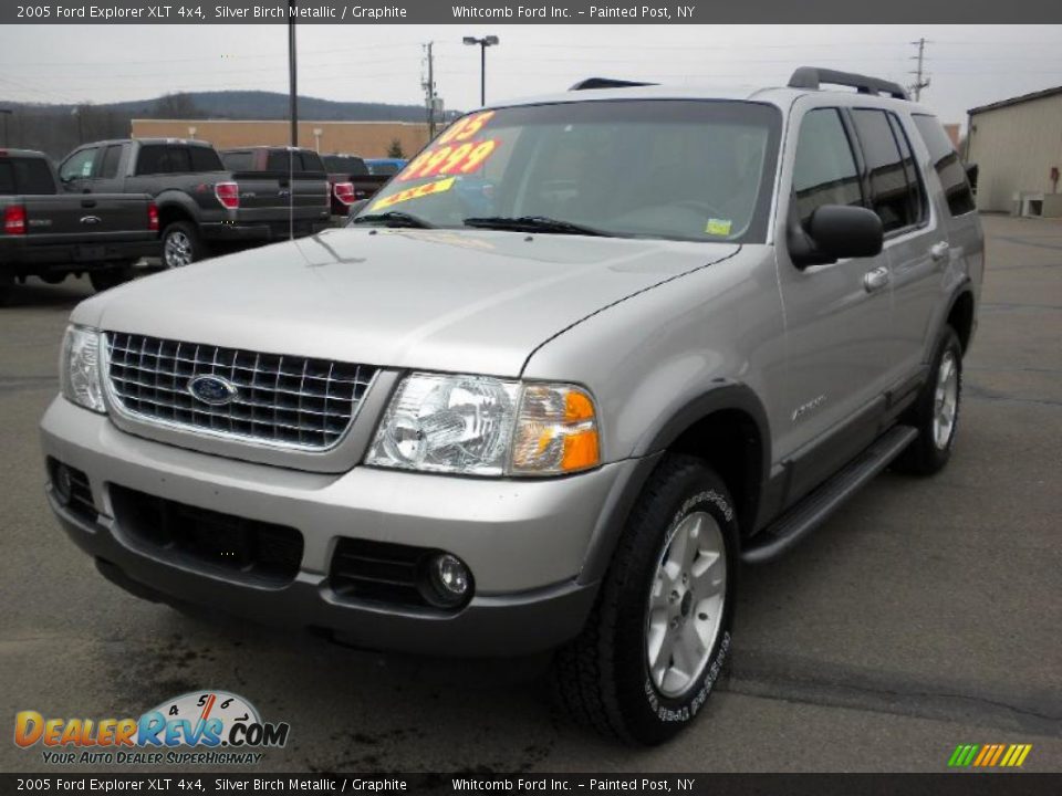 2005 Ford Explorer XLT 4x4 Silver Birch Metallic / Graphite Photo #4
