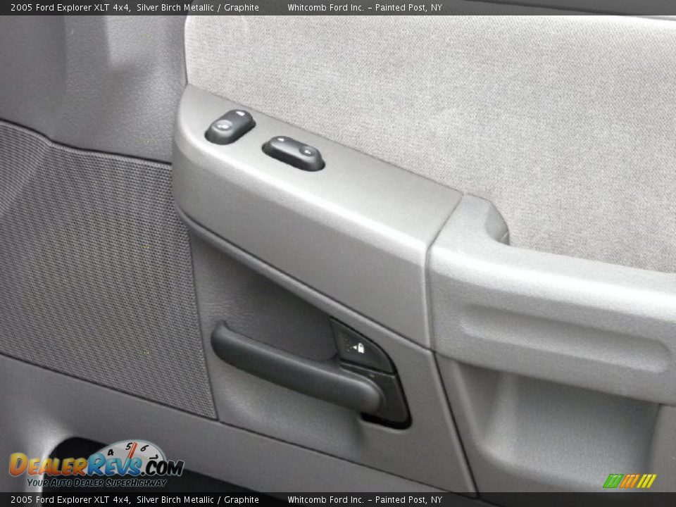 2005 Ford Explorer XLT 4x4 Silver Birch Metallic / Graphite Photo #12