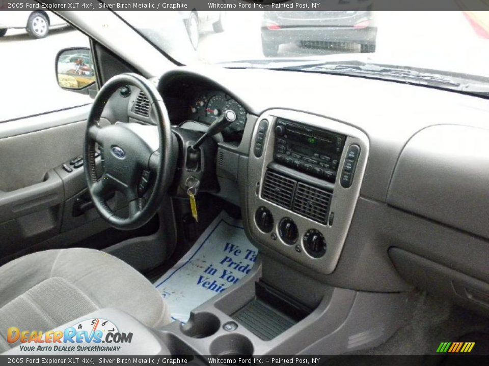 2005 Ford Explorer XLT 4x4 Silver Birch Metallic / Graphite Photo #13