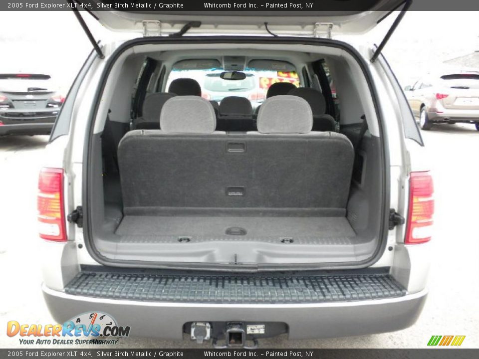 2005 Ford Explorer XLT 4x4 Silver Birch Metallic / Graphite Photo #22