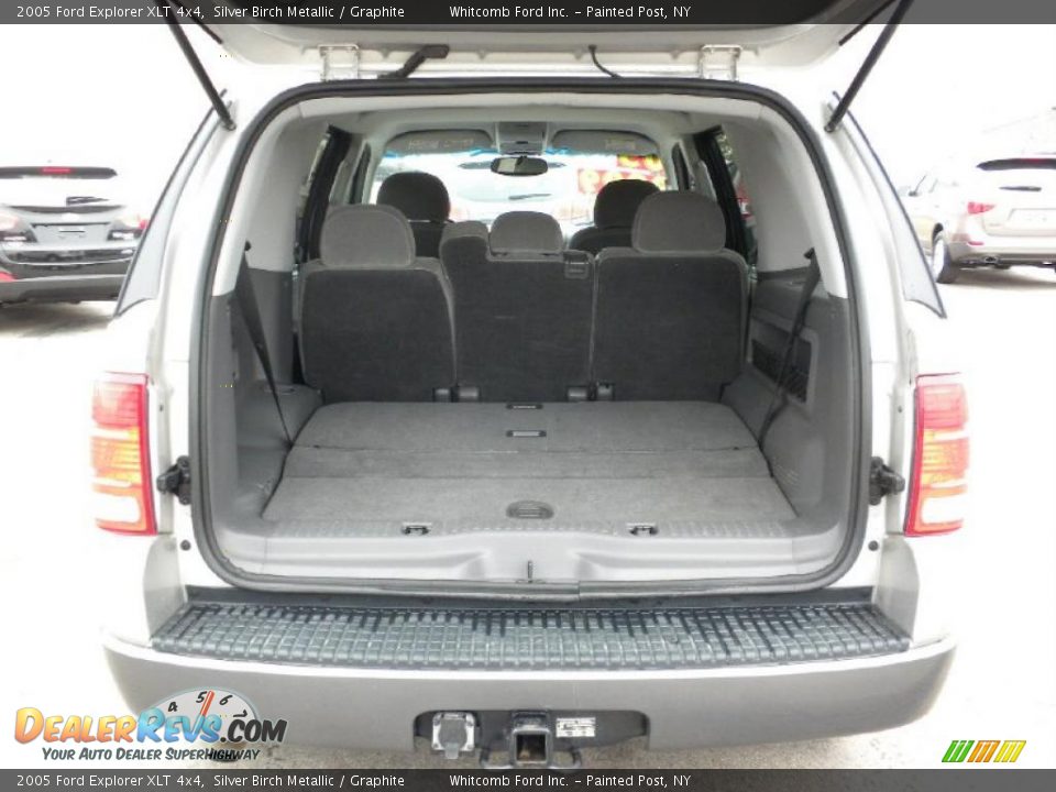 2005 Ford Explorer XLT 4x4 Silver Birch Metallic / Graphite Photo #23