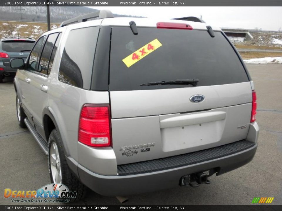 2005 Ford Explorer XLT 4x4 Silver Birch Metallic / Graphite Photo #24