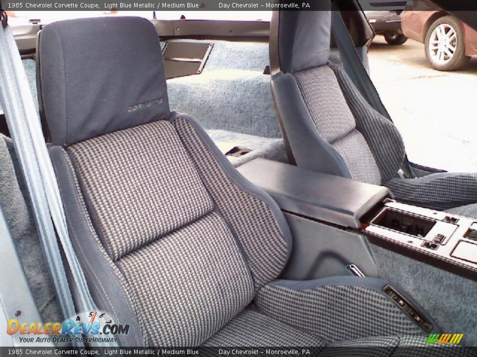 1985 Chevrolet Corvette Coupe Light Blue Metallic / Medium Blue Photo #9