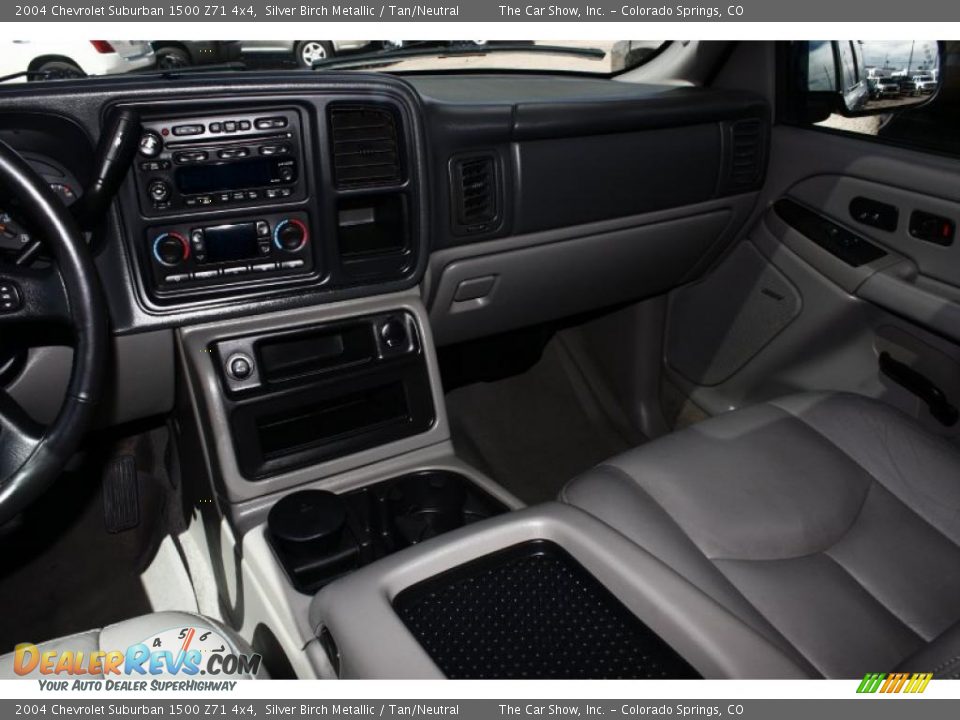 2004 Chevrolet Suburban 1500 Z71 4x4 Silver Birch Metallic / Tan/Neutral Photo #10