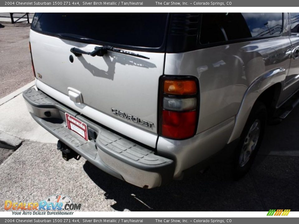 2004 Chevrolet Suburban 1500 Z71 4x4 Silver Birch Metallic / Tan/Neutral Photo #21