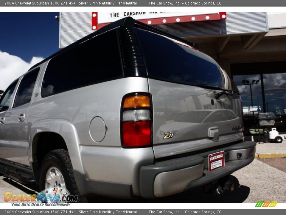2004 Chevrolet Suburban 1500 Z71 4x4 Silver Birch Metallic / Tan/Neutral Photo #22