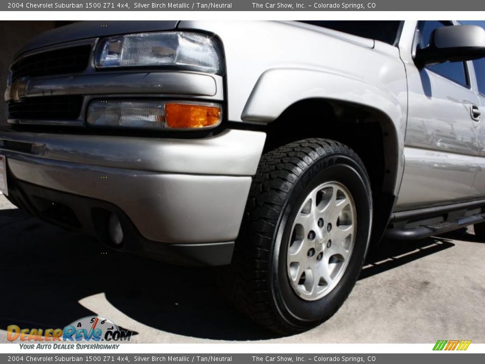 2004 Chevrolet Suburban 1500 Z71 4x4 Silver Birch Metallic / Tan/Neutral Photo #24