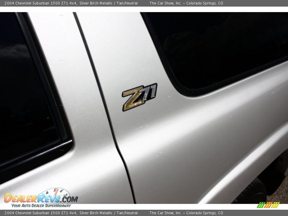 2004 Chevrolet Suburban 1500 Z71 4x4 Silver Birch Metallic / Tan/Neutral Photo #26