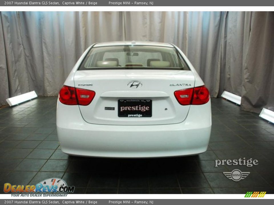 2007 Hyundai Elantra GLS Sedan Captiva White / Beige Photo #3