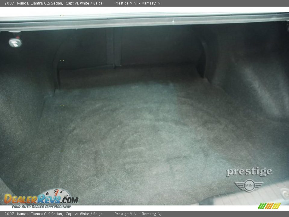 2007 Hyundai Elantra GLS Sedan Captiva White / Beige Photo #5