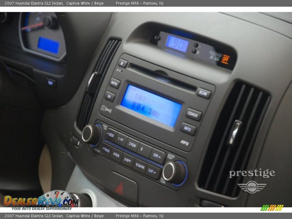 2007 Hyundai Elantra GLS Sedan Captiva White / Beige Photo #15