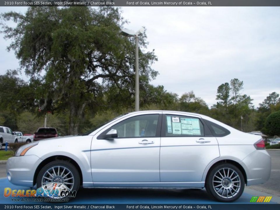2010 Ford Focus SES Sedan Ingot Silver Metallic / Charcoal Black Photo #2