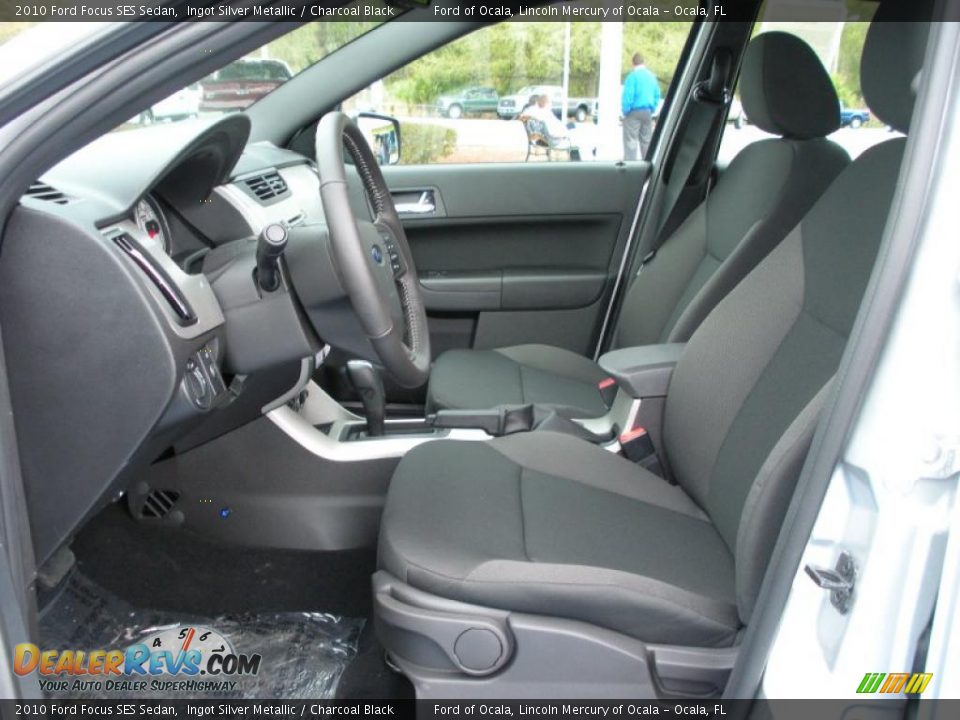 2010 Ford Focus SES Sedan Ingot Silver Metallic / Charcoal Black Photo #5