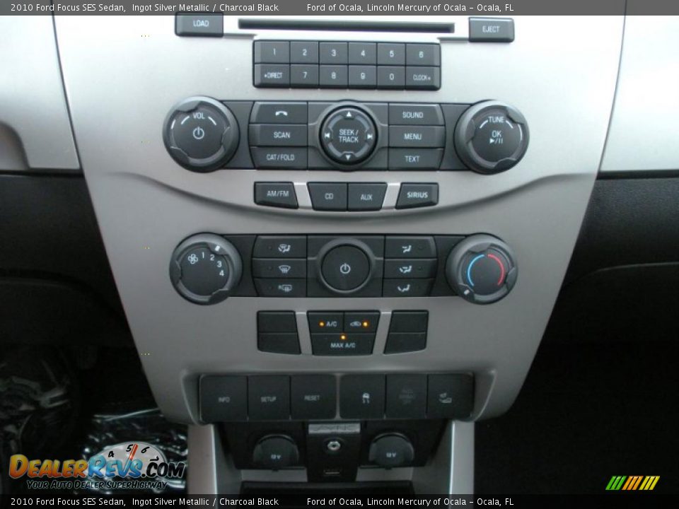 2010 Ford Focus SES Sedan Ingot Silver Metallic / Charcoal Black Photo #9