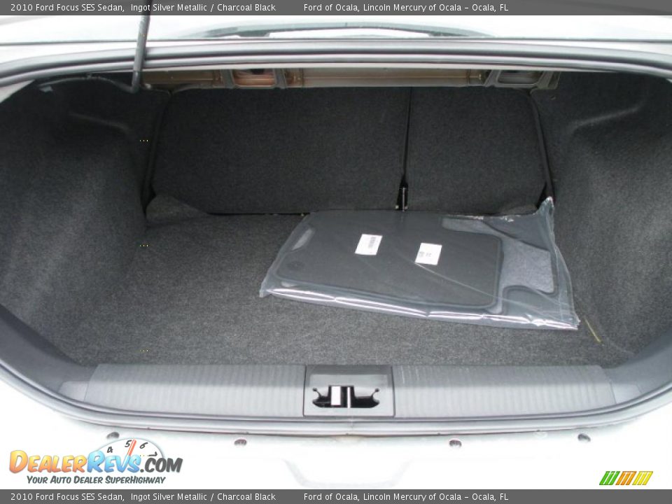 2010 Ford Focus SES Sedan Ingot Silver Metallic / Charcoal Black Photo #10