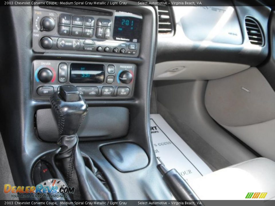 2003 Chevrolet Corvette Coupe Medium Spiral Gray Metallic / Light Gray Photo #16