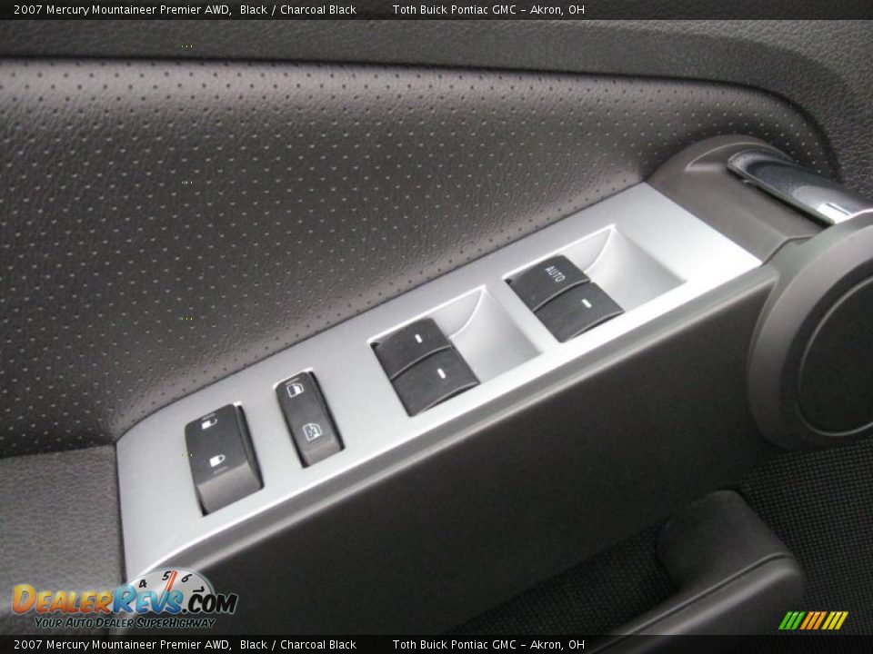 2007 Mercury Mountaineer Premier AWD Black / Charcoal Black Photo #10