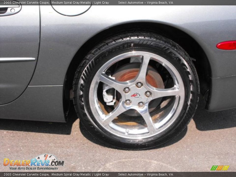 2003 Chevrolet Corvette Coupe Medium Spiral Gray Metallic / Light Gray Photo #23