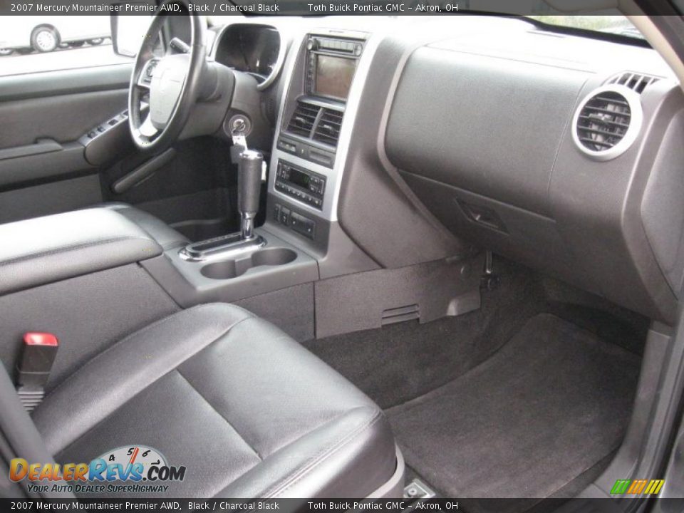 2007 Mercury Mountaineer Premier AWD Black / Charcoal Black Photo #17