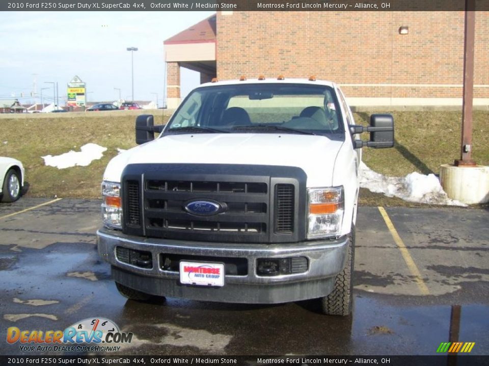 2010 Ford F250 Super Duty XL SuperCab 4x4 Oxford White / Medium Stone Photo #1