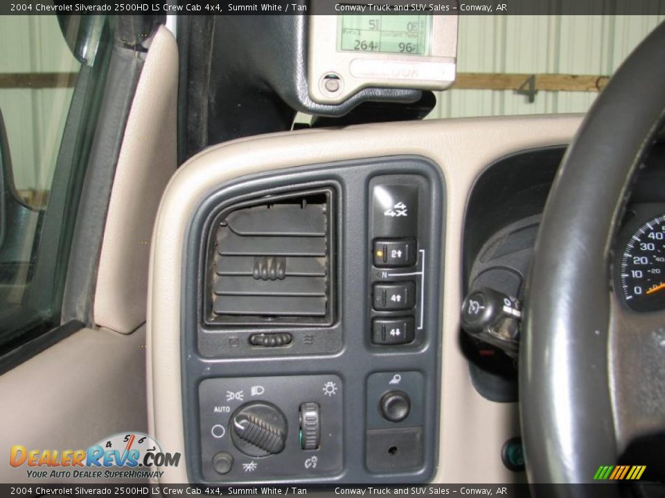 2004 Chevrolet Silverado 2500HD LS Crew Cab 4x4 Summit White / Tan Photo #13