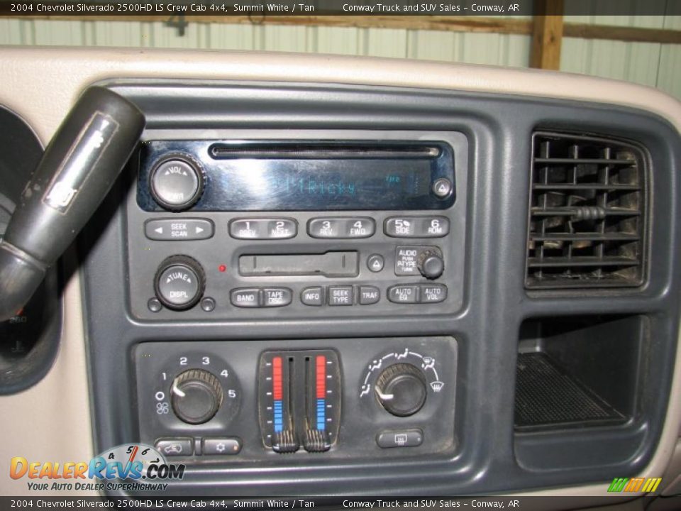 2004 Chevrolet Silverado 2500HD LS Crew Cab 4x4 Summit White / Tan Photo #15