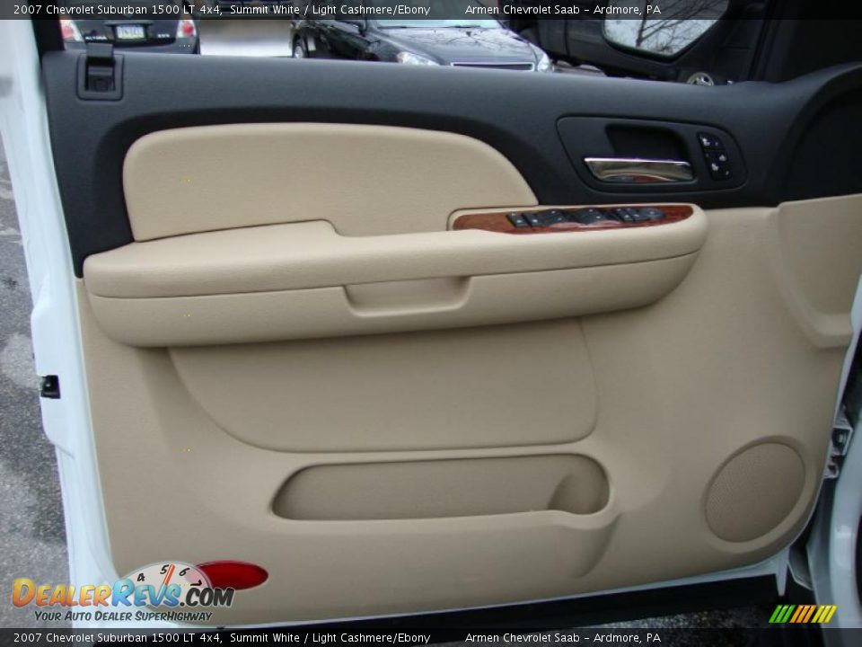 2007 Chevrolet Suburban 1500 LT 4x4 Summit White / Light Cashmere/Ebony Photo #13
