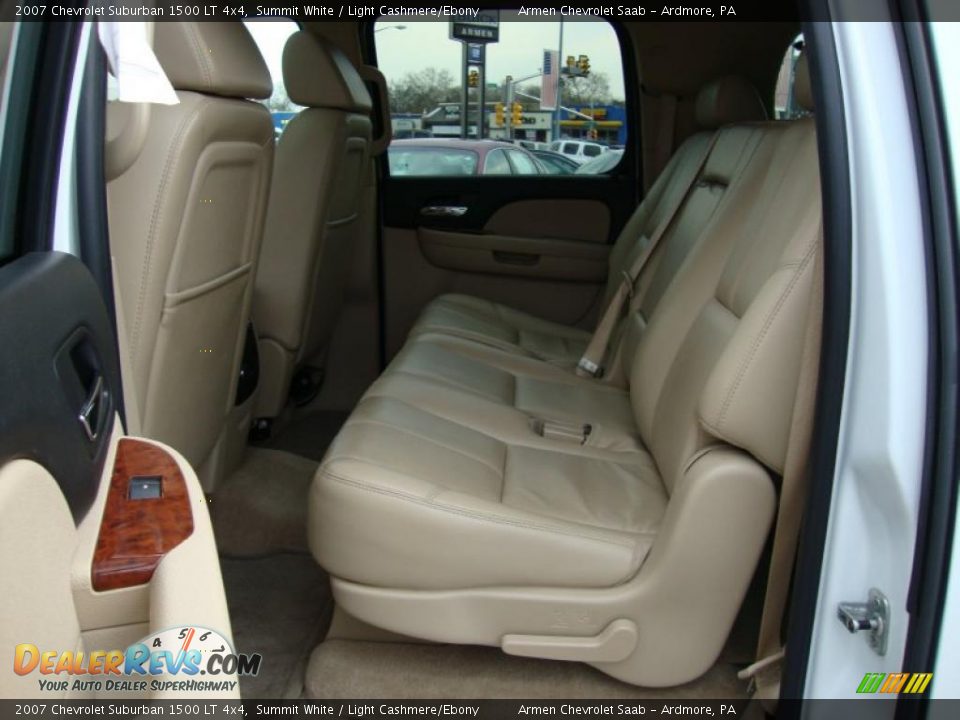 2007 Chevrolet Suburban 1500 LT 4x4 Summit White / Light Cashmere/Ebony Photo #22
