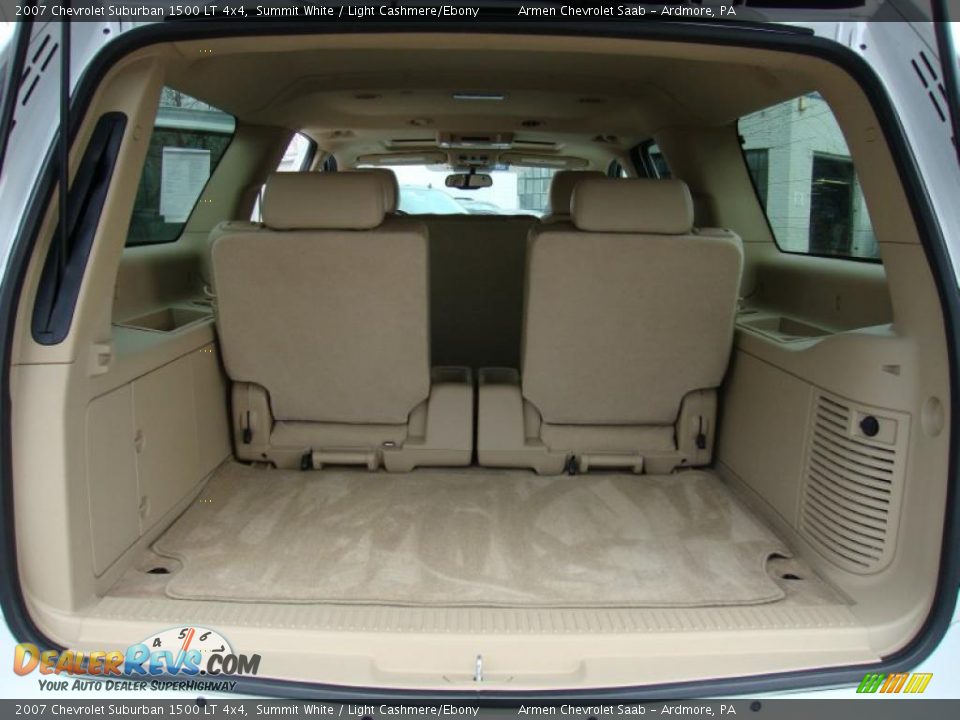2007 Chevrolet Suburban 1500 LT 4x4 Summit White / Light Cashmere/Ebony Photo #24