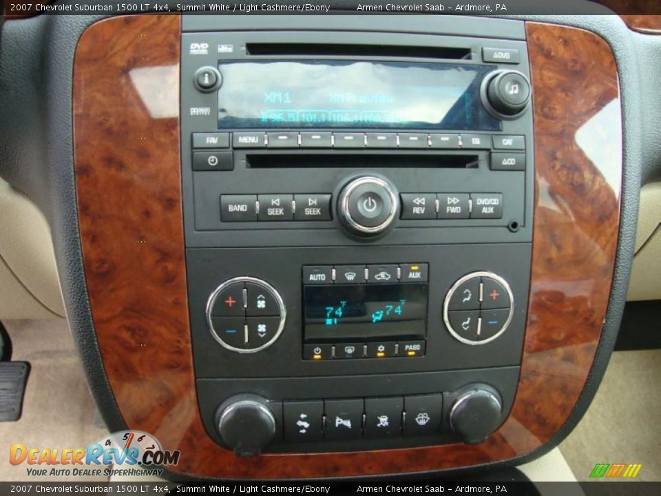 2007 Chevrolet Suburban 1500 LT 4x4 Summit White / Light Cashmere/Ebony Photo #33