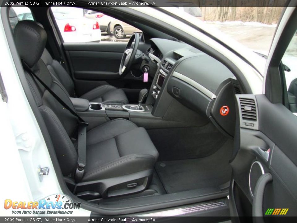 2009 Pontiac G8 GT White Hot / Onyx Photo #18
