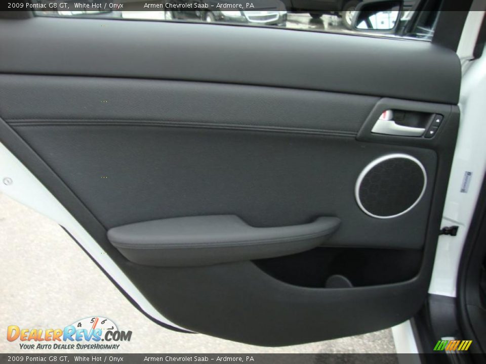 2009 Pontiac G8 GT White Hot / Onyx Photo #21
