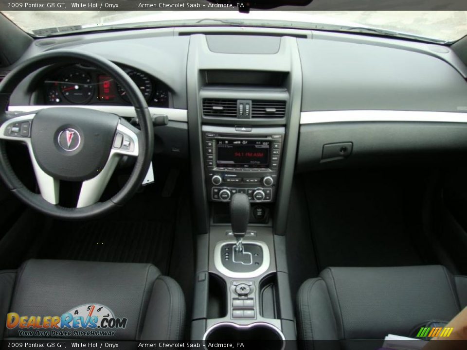 2009 Pontiac G8 GT White Hot / Onyx Photo #23
