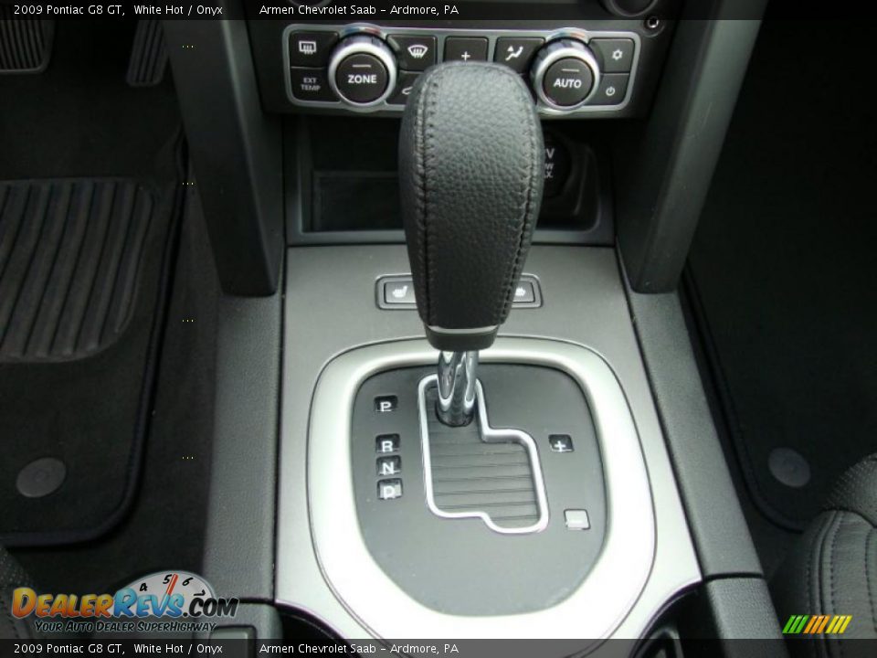 2009 Pontiac G8 GT White Hot / Onyx Photo #31