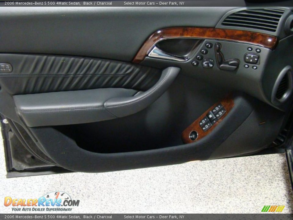 2006 Mercedes-Benz S 500 4Matic Sedan Black / Charcoal Photo #7