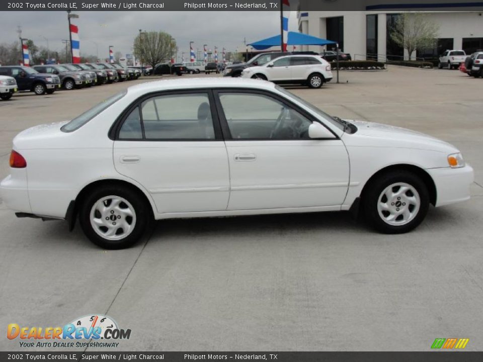2002 Toyota Corolla LE Super White / Light Charcoal Photo #2