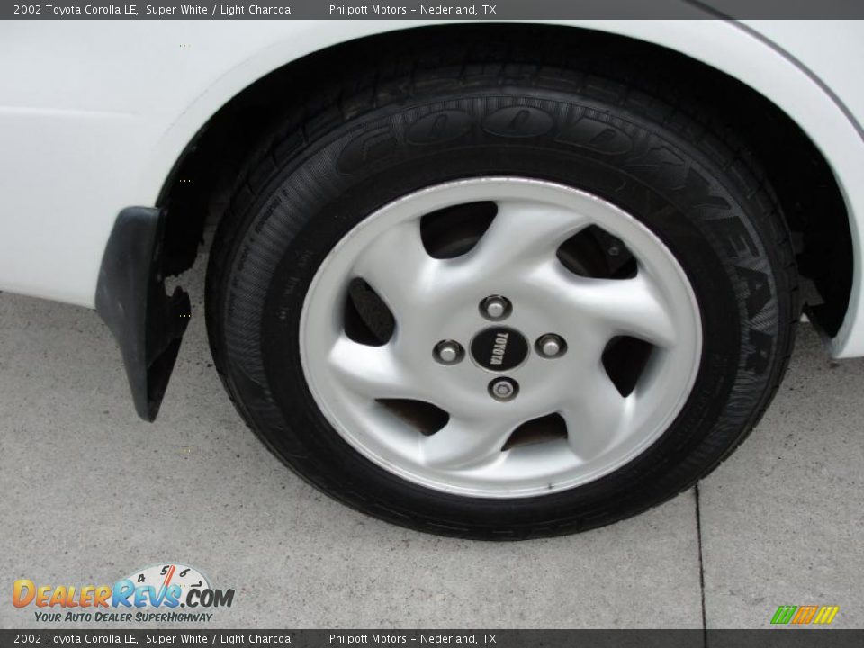 2002 Toyota Corolla LE Super White / Light Charcoal Photo #15